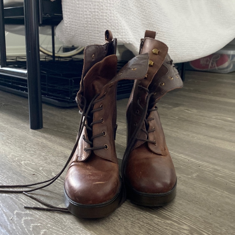 Steve Madden Leather Loring boots